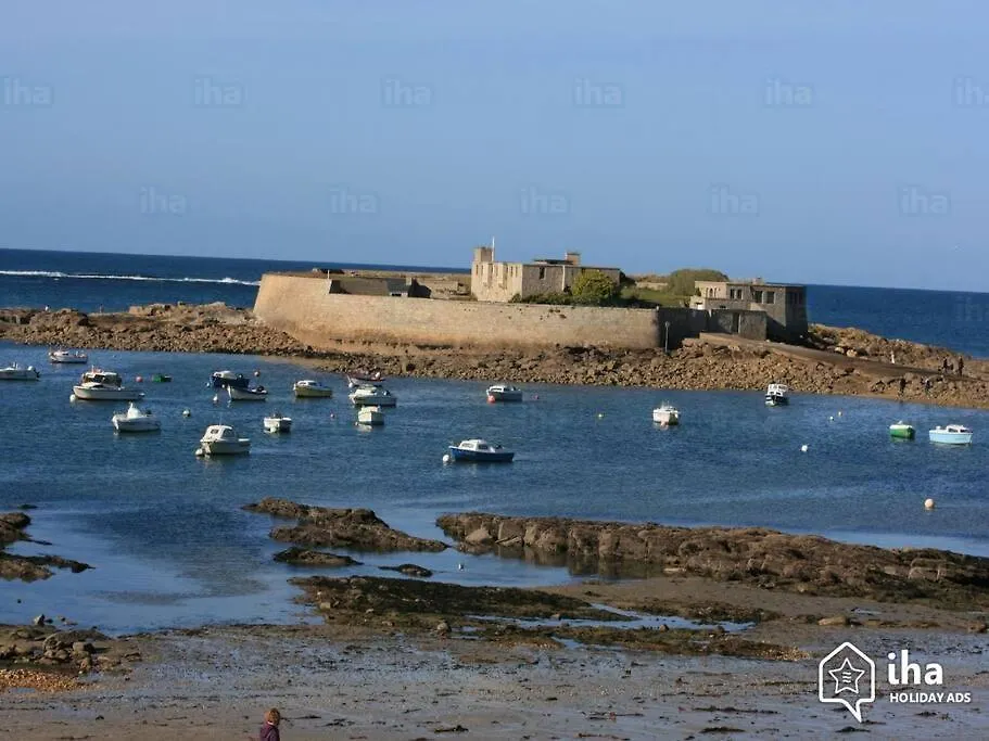 Maison En Bois Avec Piscine A 1000 M Des Plages. Guidel 0*,  France